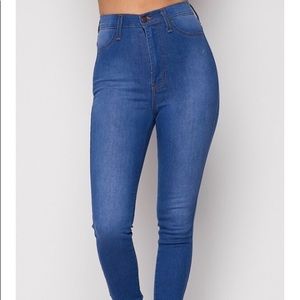 Vibrant High Waist Jeans in Light Blue Wash